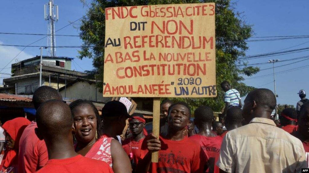 Des Guinéens sortis manifestés contre le 3ème mandat d'Alpha Condé